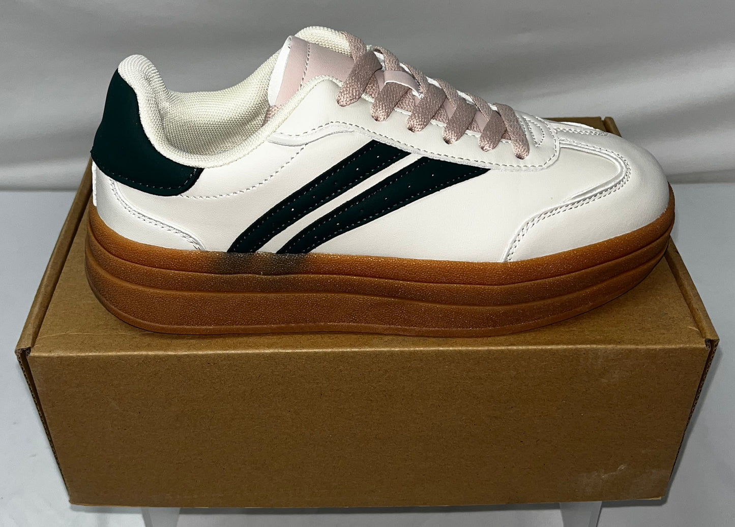 Lot of 10 - Riyibcxr Women's Beige Platform Sneakers Sizes 7-9 by Riyibcxr