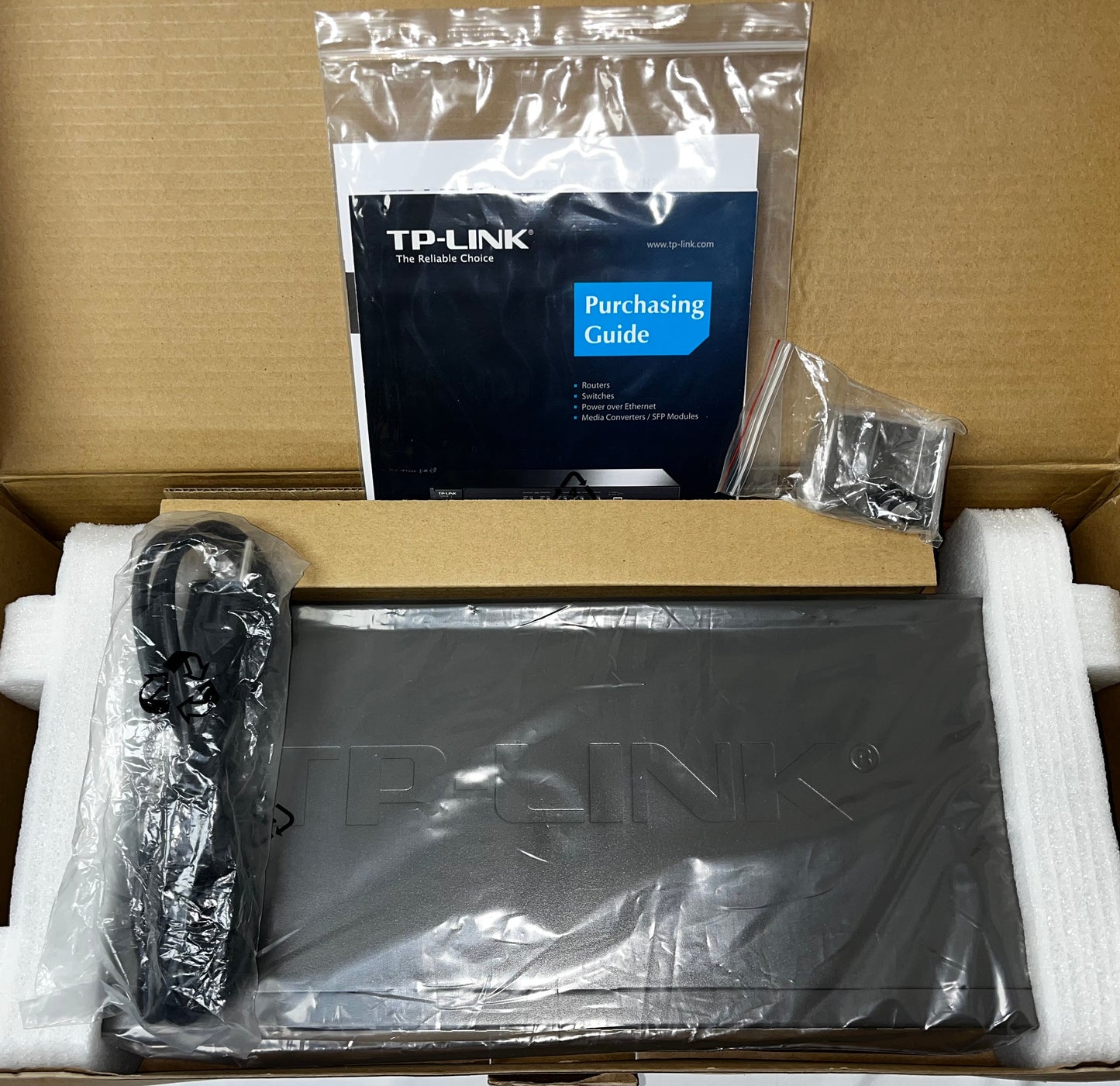 TP-Link TL-SL1226 24-Port +2 - Unmanaged Rackmount Network Switch by TP-Link
