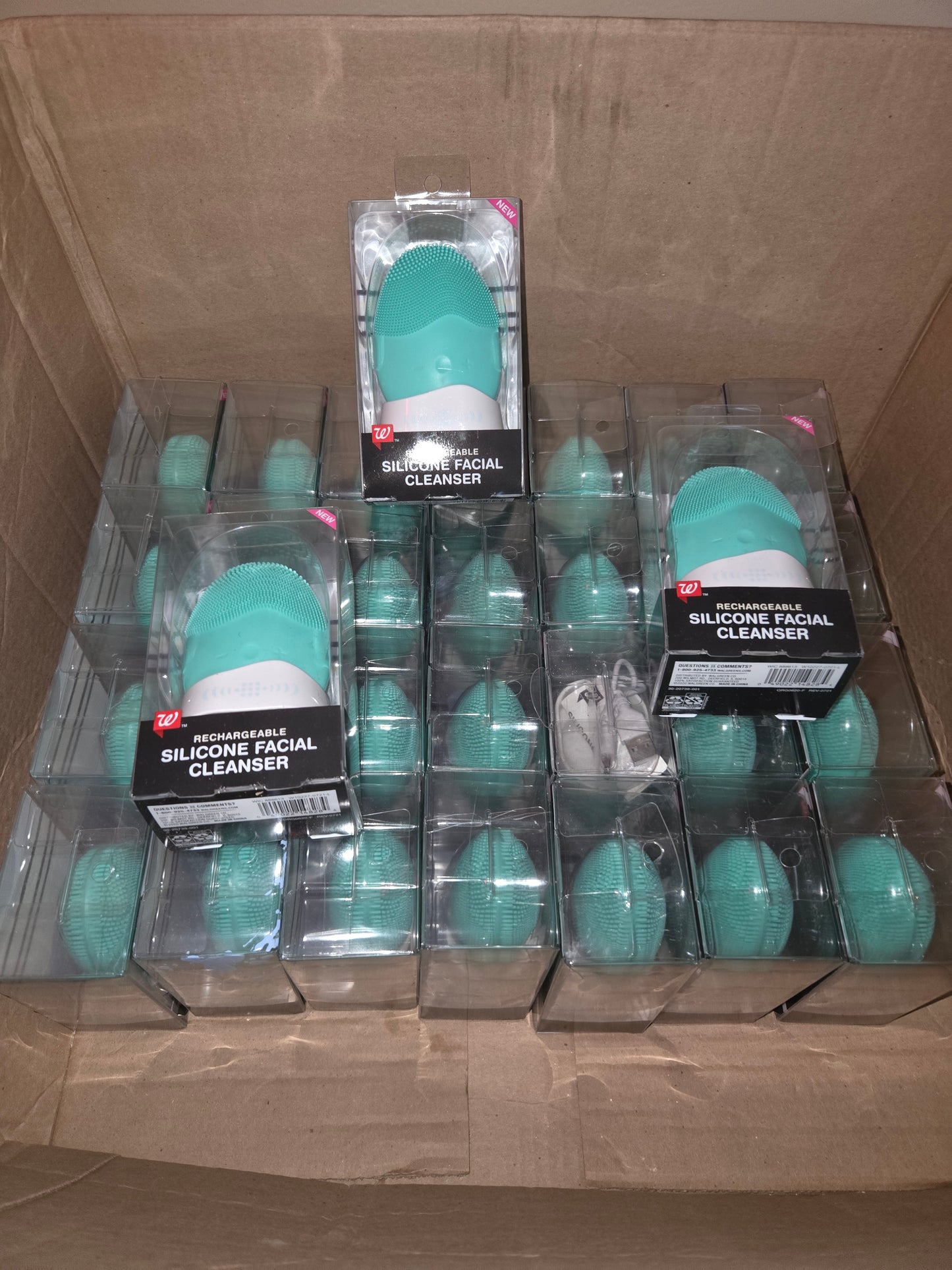 Walgreens Beauty & Grooming Essentials Collection – Bulk & Wholesale Lots